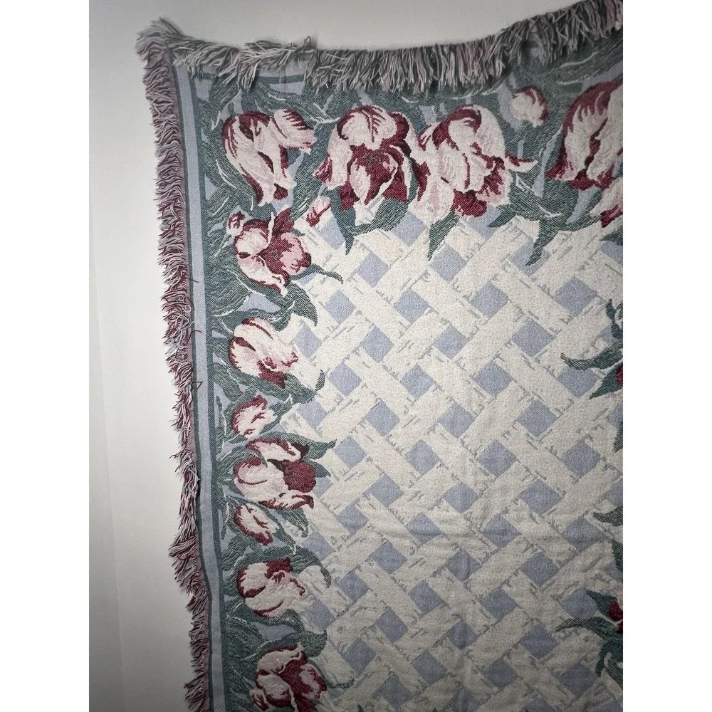 40 by 60 Floral Rose Lattice Tapestry Cross Stitch Throw Blanket with Fringe EUC
